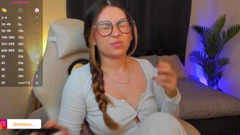 dakottaa__ online show from 02-11-26, 11:43