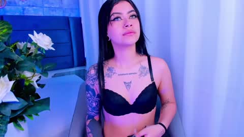 Snapshot of dakottahill chatting on 01-17-25, 02:07   online show from 01-17-25, 02:07