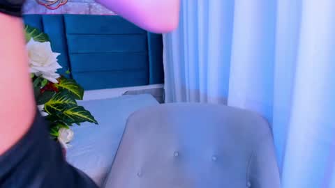 Snapshot of dakottahill chatting on 01-19-25, 01:00   online show from 01-19-25, 01:00