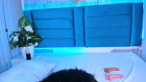 Snapshot of dakottahill chatting on 01-31-25, 05:21   online show from 01-31-25, 05:21