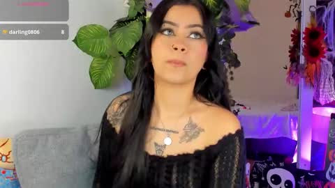 Snapshot of dakottahill chatting on 10-15-25, 06:02   online show from 10-15-25, 06:02