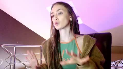 Dalia  online show from 12-14-24, 10:24