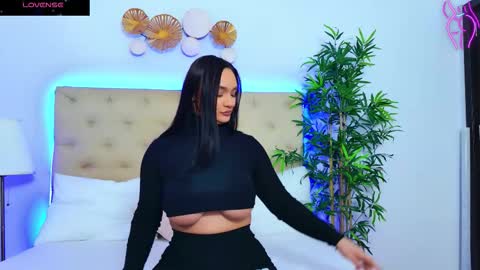 daliyaa_ online show from 10-16-25, 12:17