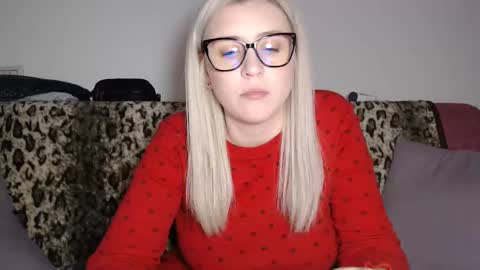 Snapshot of dalyana22 chatting on 12-12-24, 08:53 Maria online show from 12-12-24, 08:53