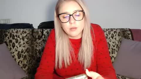 Snapshot of dalyana22 chatting on 12-24-24, 09:44 Maria online show from 12-24-24, 09:44