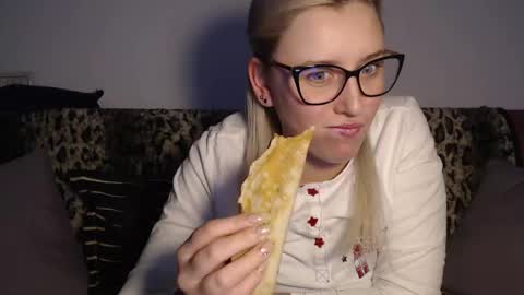 Snapshot of dalyana22 chatting on 02-04-25, 09:41 Maria online show from 02-04-25, 09:41