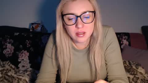Snapshot of dalyana22 chatting on 02-24-25, 10:25 Maria online show from 02-24-25, 10:25