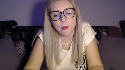 Snapshot of dalyana22 chatting on 03-08-25, 09:18 Maria online show from 03-08-25, 09:18