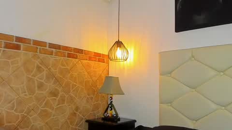 Snapshot of damara_ochoa chatting on 02-04-25, 03:44 online show from 02-04-25, 03:44