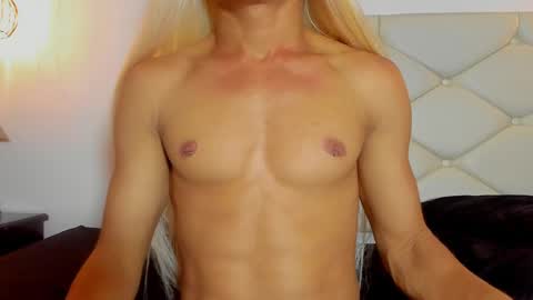 Snapshot of damara_ochoa chatting on 02-17-25, 06:20 online show from 02-17-25, 06:20