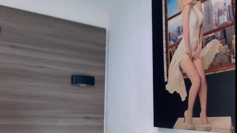 Snapshot of damara_ochoa chatting on 03-08-25, 06:32 online show from 03-08-25, 06:32