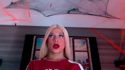 Snapshot of damara_ochoa chatting on 10-12-25, 04:44 online show from 10-12-25, 04:44