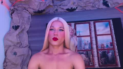 Snapshot of damara_ochoa chatting on 10-21-25, 05:19 online show from 10-21-25, 05:19