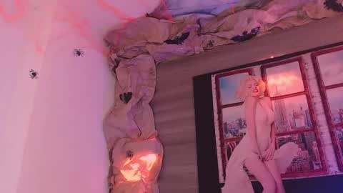 Snapshot of damara_ochoa chatting on 10-26-25, 05:13 online show from 10-26-25, 05:13