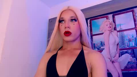 Snapshot of damara_ochoa chatting on 11-25-25, 05:07 online show from 11-25-25, 05:07