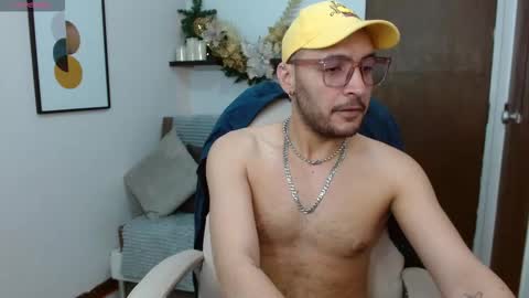 Snapshot of dami_duarte chatting on 12-16-25, 01:32 Damian Duarte online show from 12-16-25, 01:32