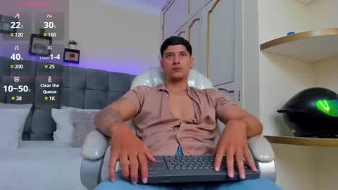 DAMIAN online show from 03-06-25, 01:14