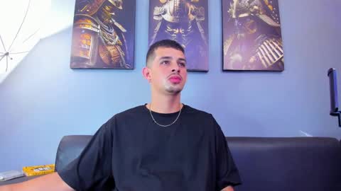 Snapshot of damian__oliver chatting on 03-09-26, 03:10 Damian Oliver online show from 03-09-26, 03:10