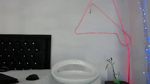 Snapshot of damian_hart_24cm chatting on 05-18-26, 12:11 damian_hart_24cm online show from 05-18-26, 12:11