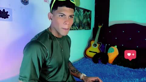 Snapshot of damian_latinxxx chatting on 01-16-25, 09:27 Damian online show from 01-16-25, 09:27