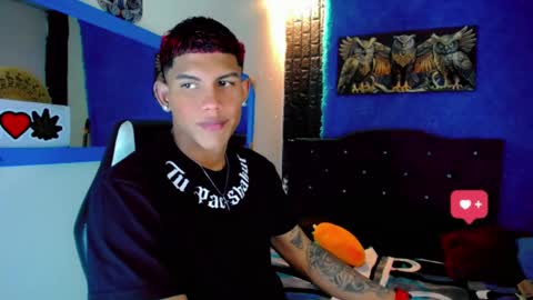 Snapshot of damian_latinxxx chatting on 01-22-25, 02:59 Damian online show from 01-22-25, 02:59