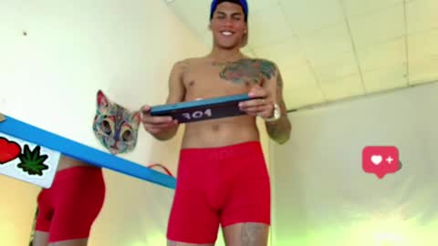 Snapshot of damian_latinxxx chatting on 02-02-25, 08:35 Damian online show from 02-02-25, 08:35