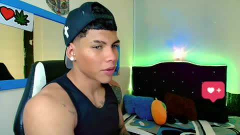 Snapshot of damian_latinxxx chatting on 02-05-25, 01:04 Damian online show from 02-05-25, 01:04