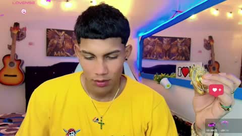 Snapshot of damian_latinxxx chatting on 02-07-25, 05:51 Damian online show from 02-07-25, 05:51