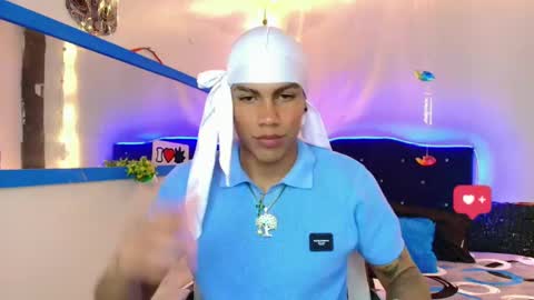 Snapshot of damian_latinxxx chatting on 02-11-25, 02:57 Damian online show from 02-11-25, 02:57