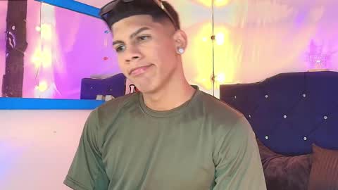 Snapshot of damian_latinxxx chatting on 02-13-25, 09:30 Damian online show from 02-13-25, 09:30