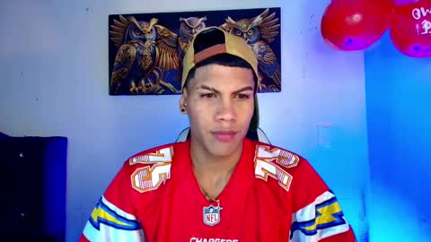 Snapshot of damian_latinxxx chatting on 02-15-25, 03:31 Damian online show from 02-15-25, 03:31