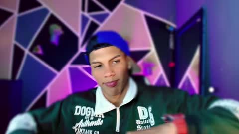 Snapshot of damian_latinxxx chatting on 02-23-25, 12:16 Damian online show from 02-23-25, 12:16