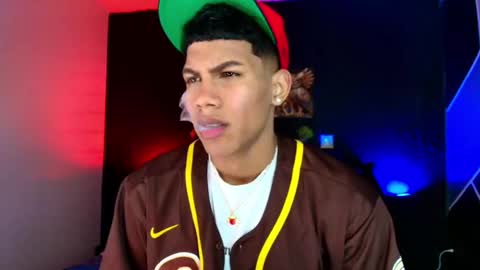 Snapshot of damian_latinxxx chatting on 03-05-25, 08:21 Damian online show from 03-05-25, 08:21