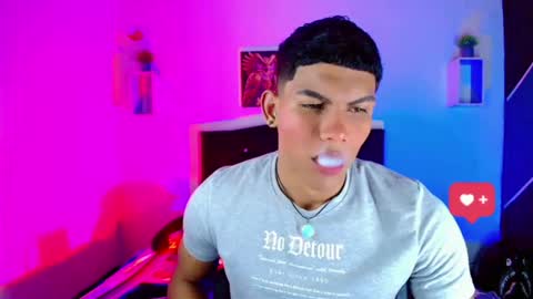 Snapshot of damian_latinxxx chatting on 03-08-25, 03:06 Damian online show from 03-08-25, 03:06