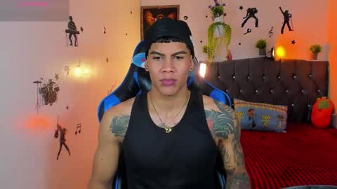 Snapshot of damian_latinxxx chatting on 09-20-25, 02:23 Damian online show from 09-20-25, 02:23