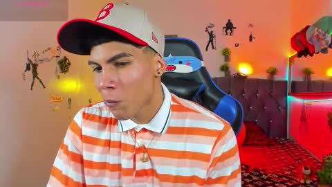 Snapshot of damian_latinxxx chatting on 09-24-25, 03:43 Damian online show from 09-24-25, 03:43