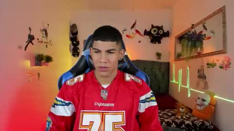 Snapshot of damian_latinxxx chatting on 11-01-25, 03:19 Damian online show from 11-01-25, 03:19