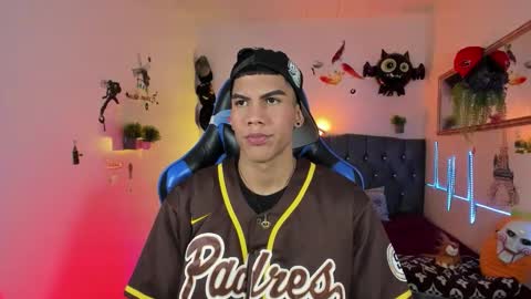 Snapshot of damian_latinxxx chatting on 11-02-25, 03:09 Damian online show from 11-02-25, 03:09