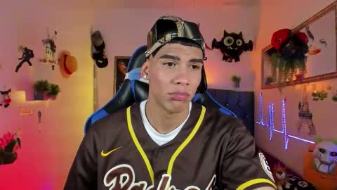 Snapshot of damian_latinxxx chatting on 11-07-25, 04:12 Damian online show from 11-07-25, 04:12