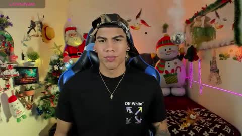 Snapshot of damian_latinxxx chatting on 11-22-25, 03:27 Damian online show from 11-22-25, 03:27