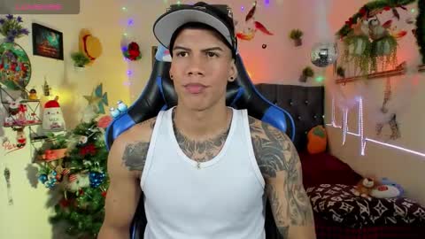 Snapshot of damian_latinxxx chatting on 11-28-25, 03:20 Damian online show from 11-28-25, 03:20