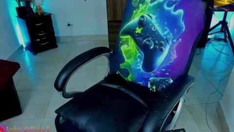 Snapshot of damian_torner chatting on 01-25-25, 02:25 Damian torner online show from 01-25-25, 02:25