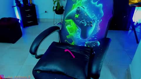 Snapshot of damian_torner chatting on 01-31-25, 11:03 Damian torner online show from 01-31-25, 11:03