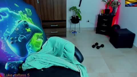 Snapshot of damian_torner chatting on 02-06-25, 02:15 Damian torner online show from 02-06-25, 02:15