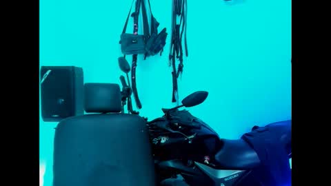 Snapshot of damian_torner chatting on 09-20-25, 11:11 Damian torner online show from 09-20-25, 11:11