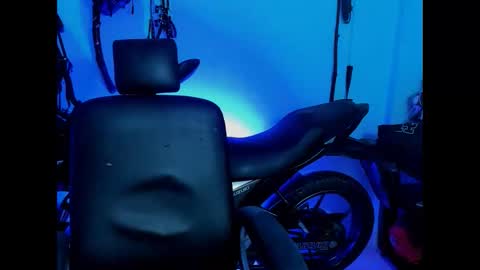 Snapshot of damian_torner chatting on 09-30-25, 11:37 Damian torner online show from 09-30-25, 11:37