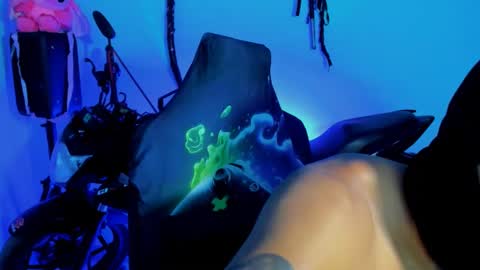 Snapshot of damian_torner chatting on 10-09-25, 11:03 Damian torner online show from 10-09-25, 11:03