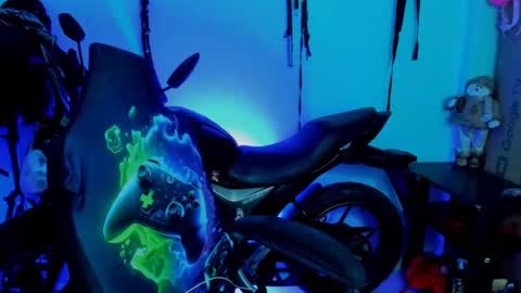 Snapshot of damian_torner chatting on 10-14-25, 04:46 Damian torner online show from 10-14-25, 04:46