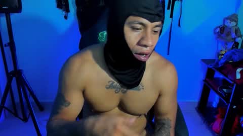 Snapshot of damian_torner chatting on 10-18-25, 08:15 Damian torner online show from 10-18-25, 08:15