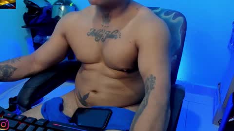 Snapshot of damian_torner chatting on 03-10-26, 09:36 Damian torner online show from 03-10-26, 09:36